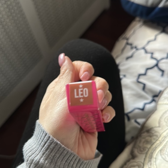 JEFFREE star velour liquid lipstick - Picture 3 of 3